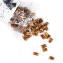 Snackit Kvalitetssnacks til hunde Snackit Bløde Perlehøne terninger 100 g - naturlige hundesnacks